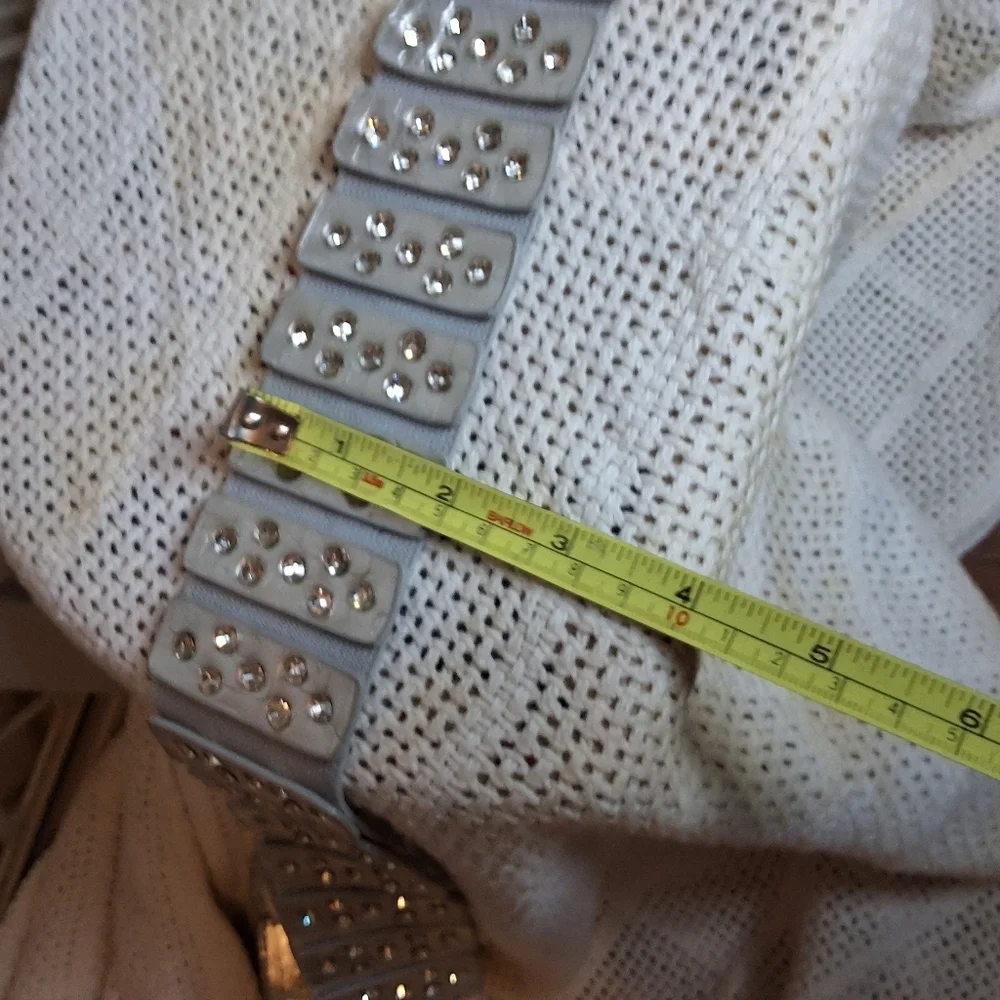 Boutique pearl grey stretch belt with rhinestone accents and buckle OSFM